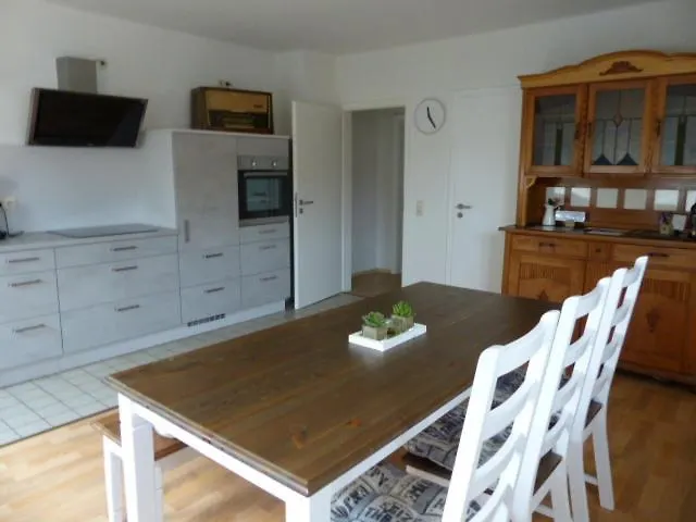 Gefaehrten Апартаменты Oberhausen (Sudliche Weinstrasse)